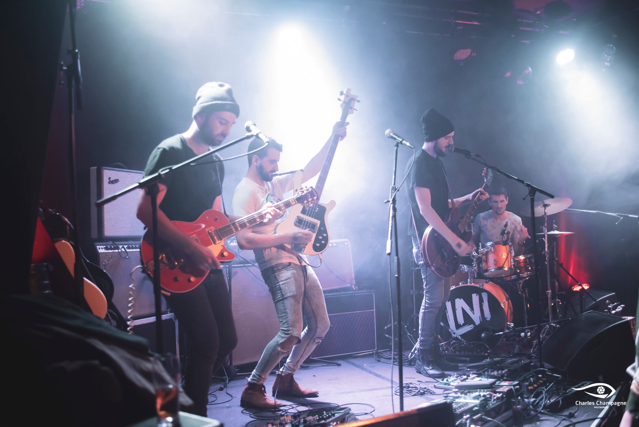 Dandyshoes in concert